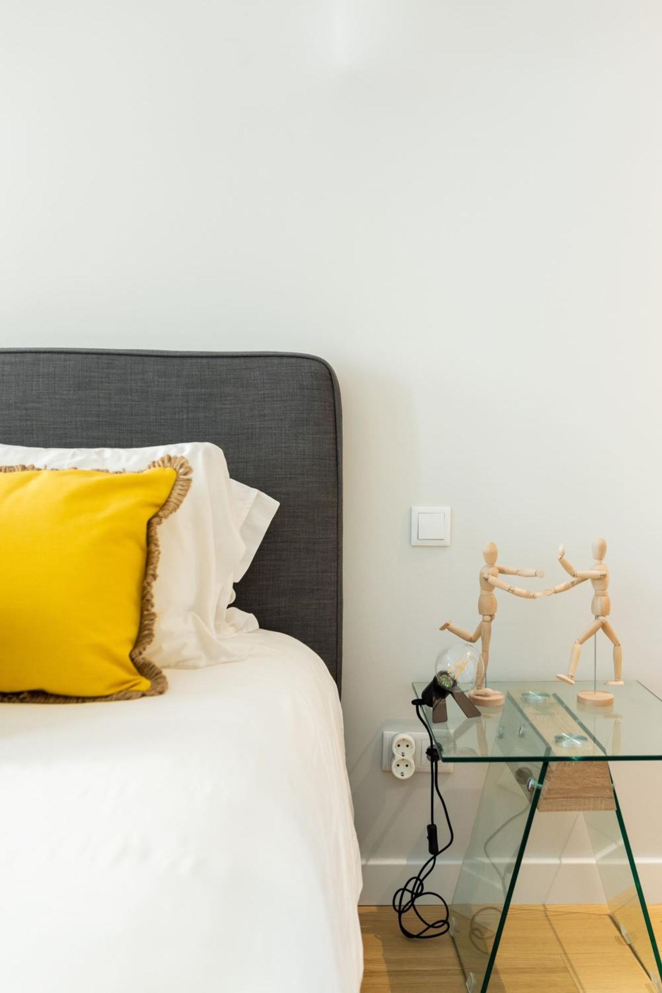 Designer In One Of Lisbon's Trendiest Quarters Apartment