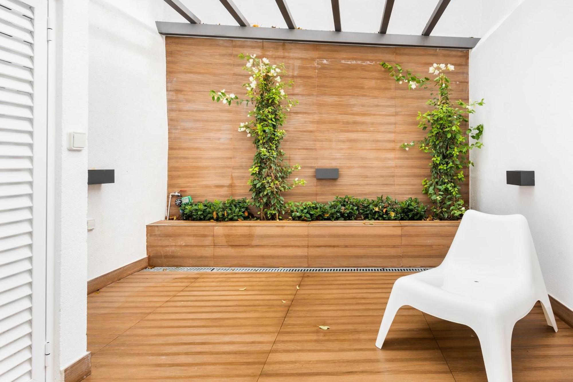 Apartment Designer In One Of Lisbon's Trendiest Quarters *