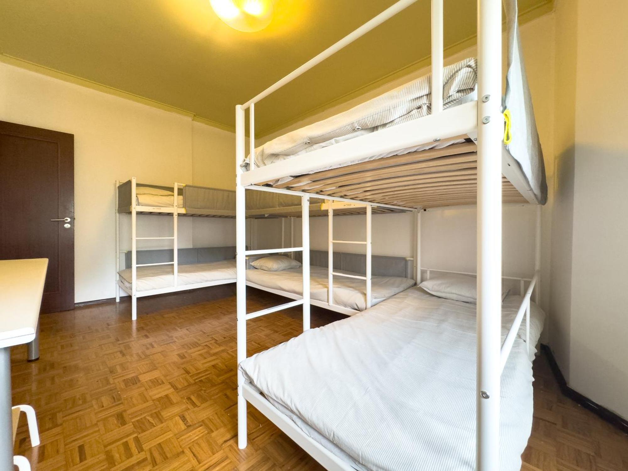 Six Bed *