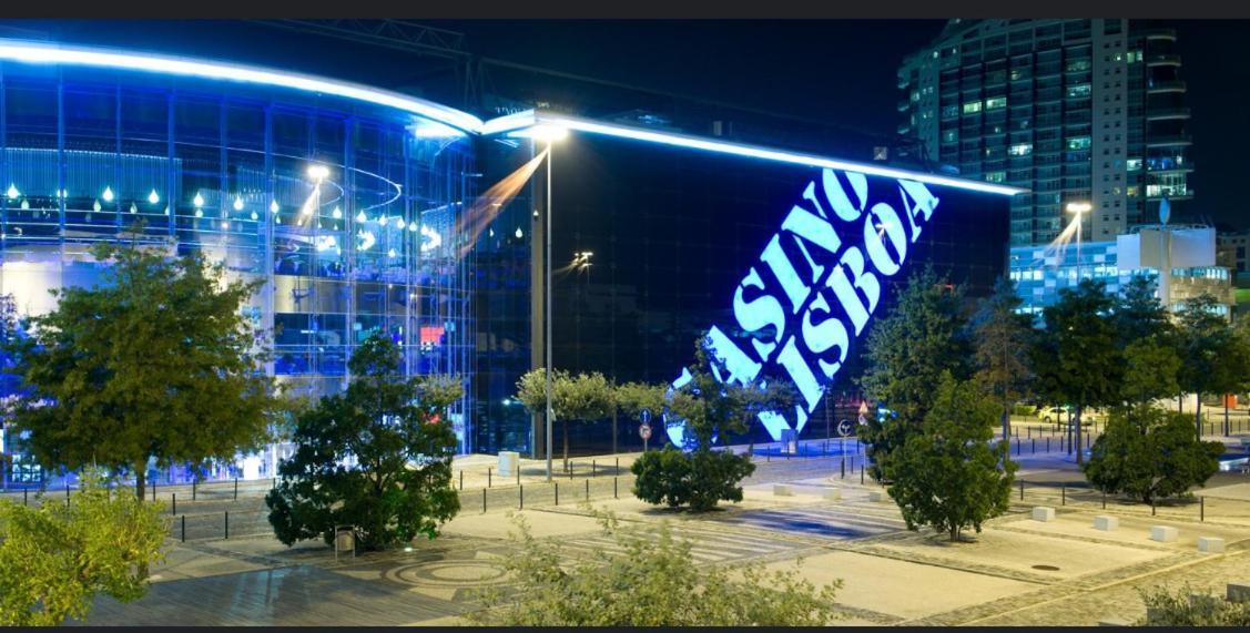 Airport And Bus Station * Lissabon