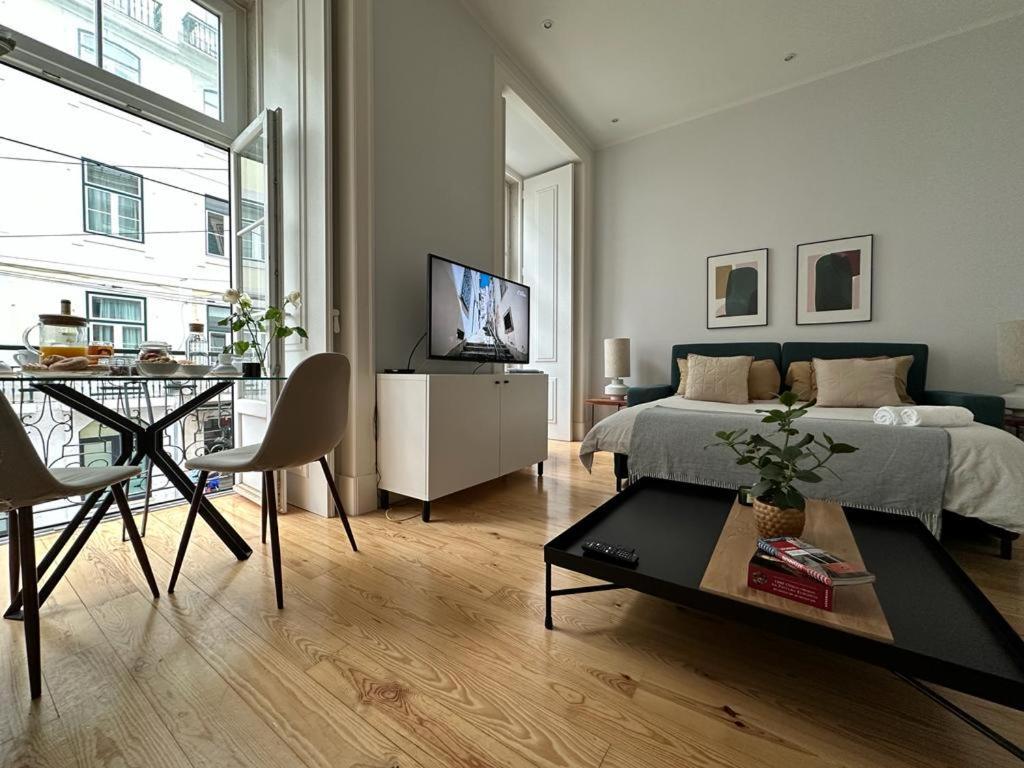 Quarto Grande Com Varanda, Wc Partilhado * Lissabon