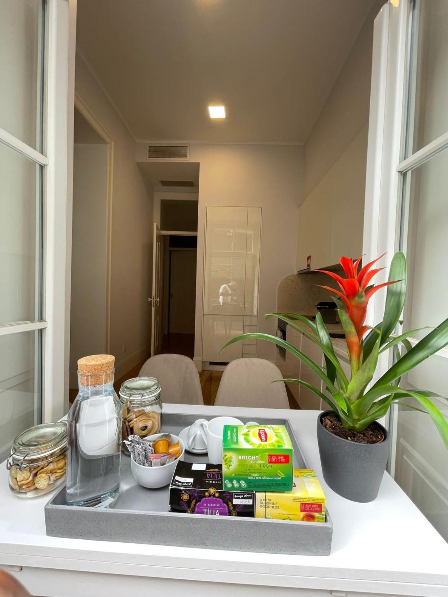 Privatunterkunft Quarto Grande Com Varanda, Wc Partilhado