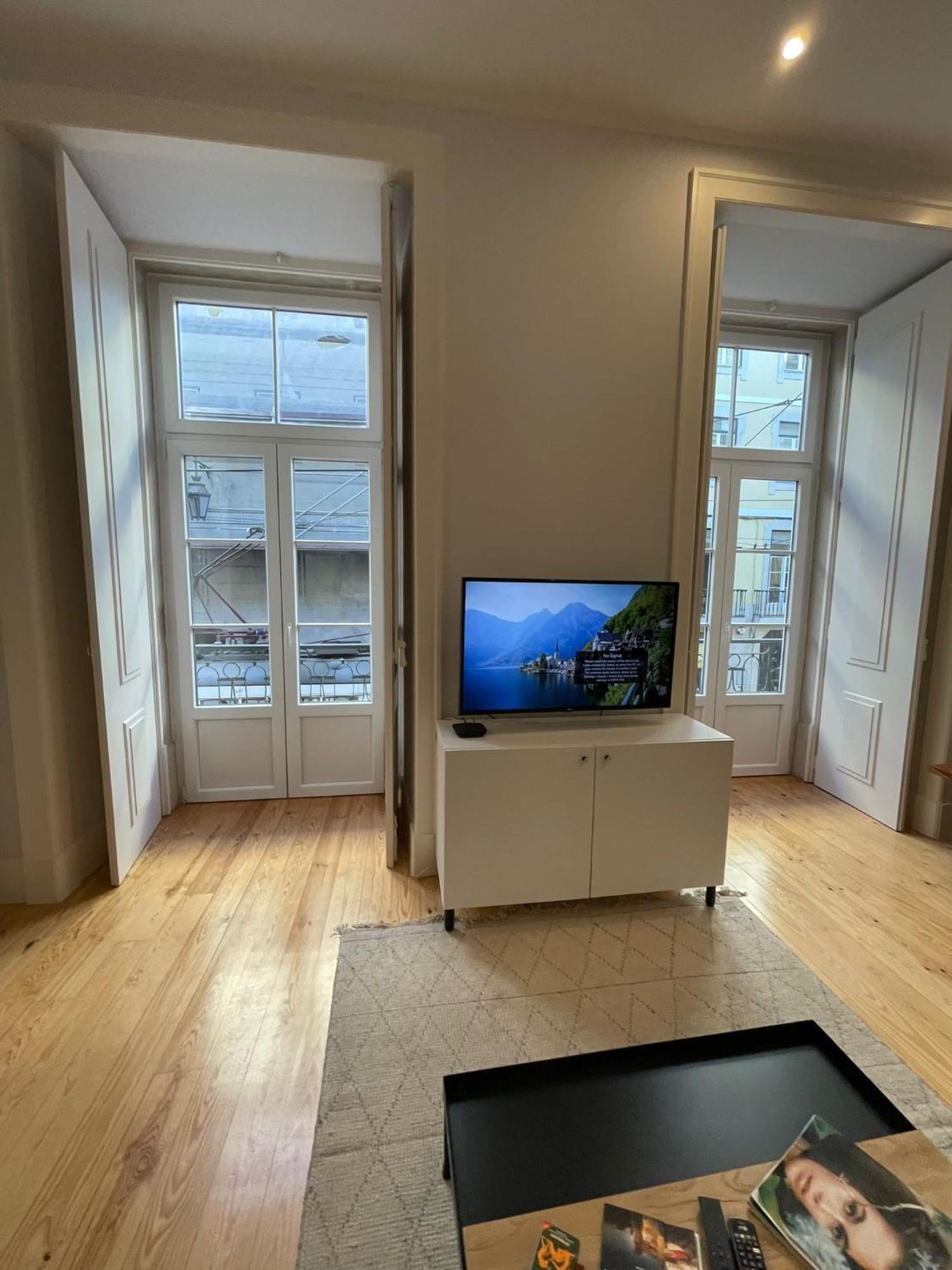 Privatunterkunft Quarto Grande Com Varanda, Wc Partilhado *