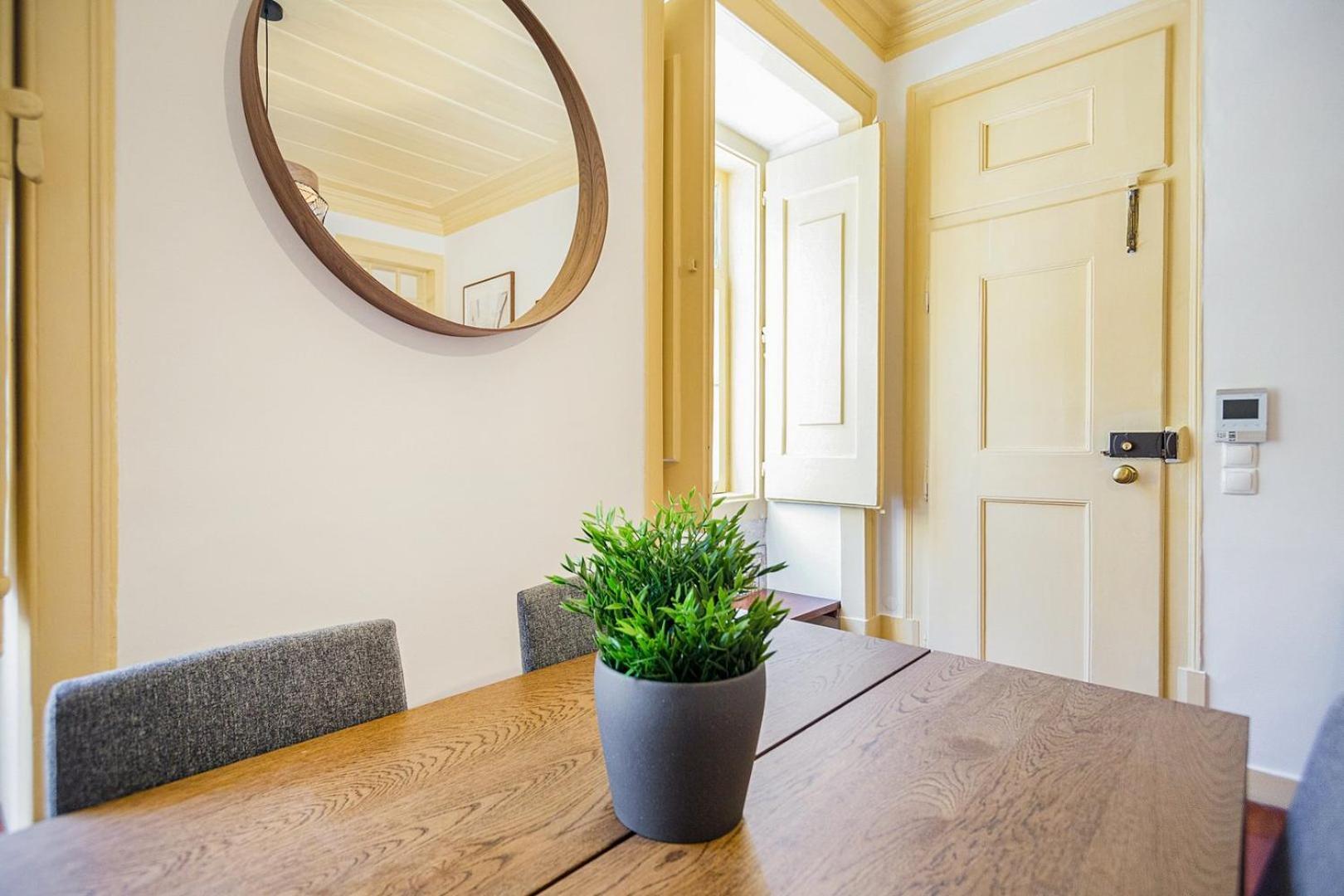 Ferienhaus Guestready - Classical Portuguese Style Family In Bohomeain Alfama
