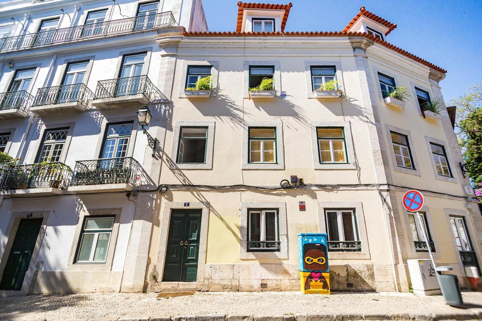 Ferienhaus Guestready - Classical Portuguese Style Family In Bohomeain Alfama