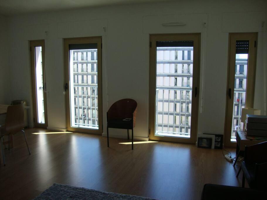 Modern And Spacious In Appartement