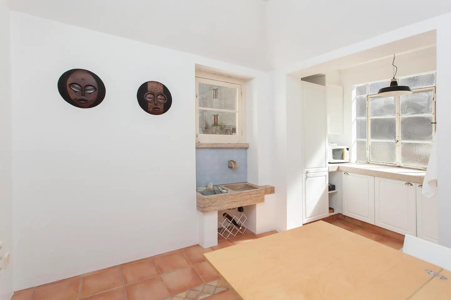 1bd Flat Near Lissabon