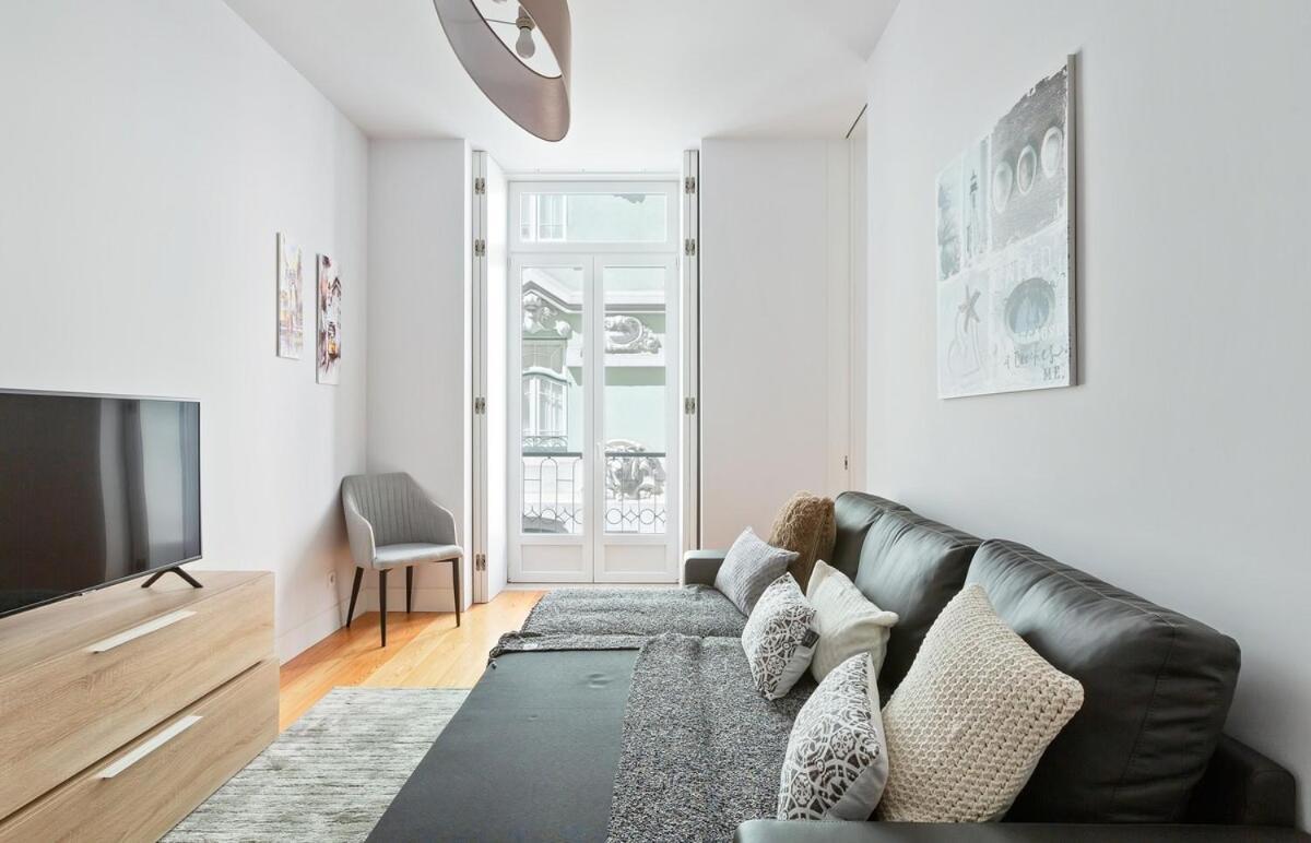 Spacious 1 Bedroom Near Baixa * Lisbon