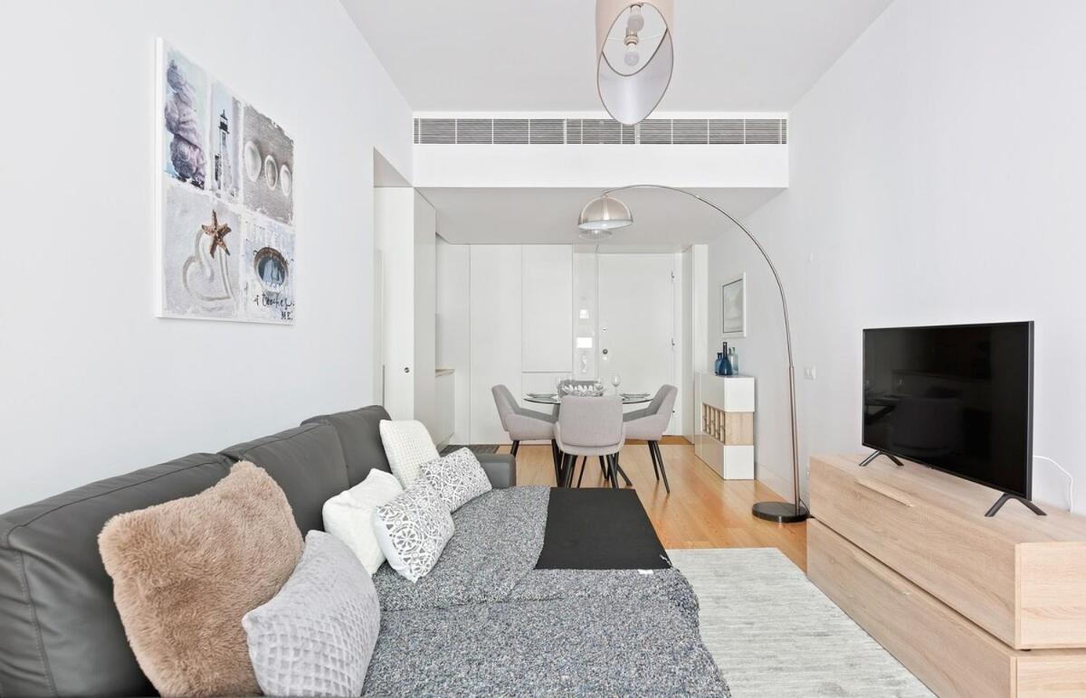 Spacious 1 Bedroom Near Baixa Lisbon
