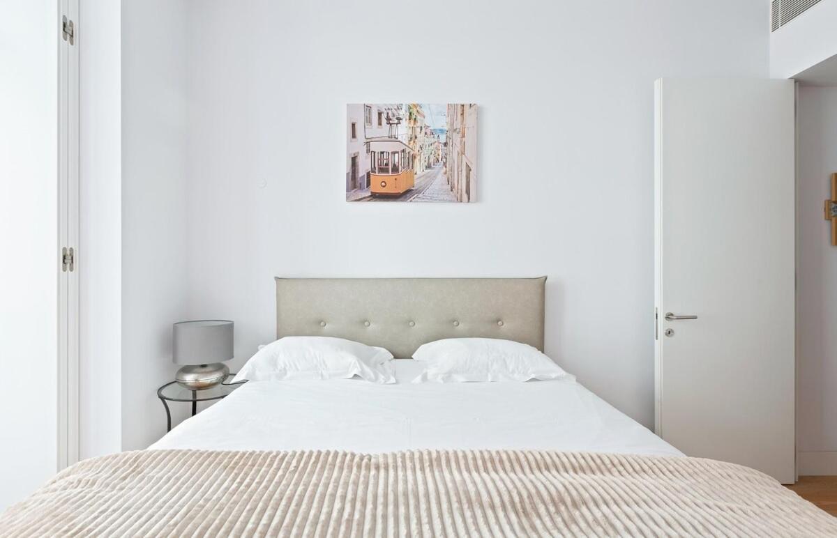 Spacious 1 Bedroom Near Baixa Apartment Lisbon