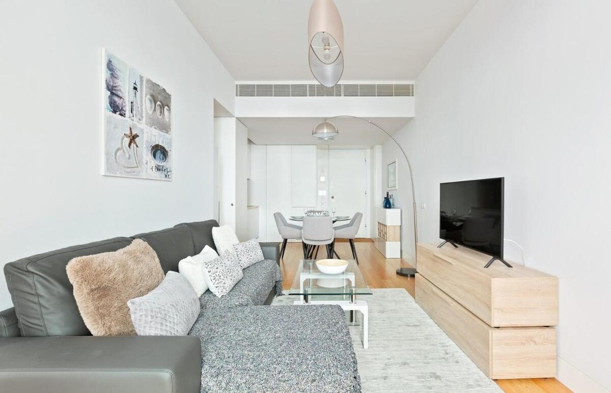 Apartment Spacious 1 Bedroom Near Baixa Lisbon