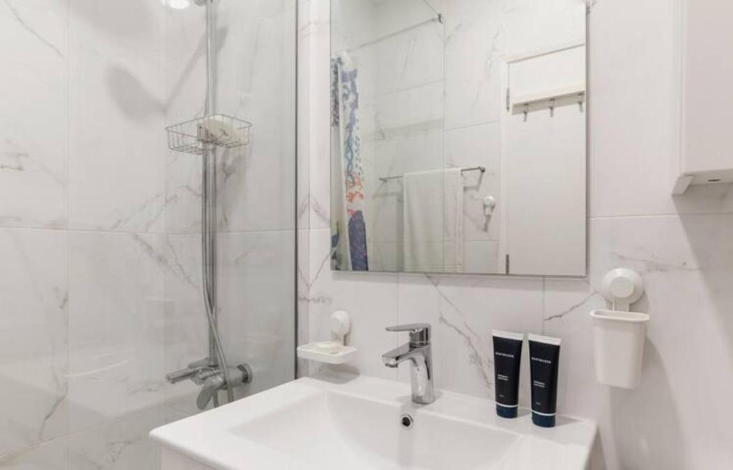 Beautiful One Bedroom Near Benfica Lisboa
