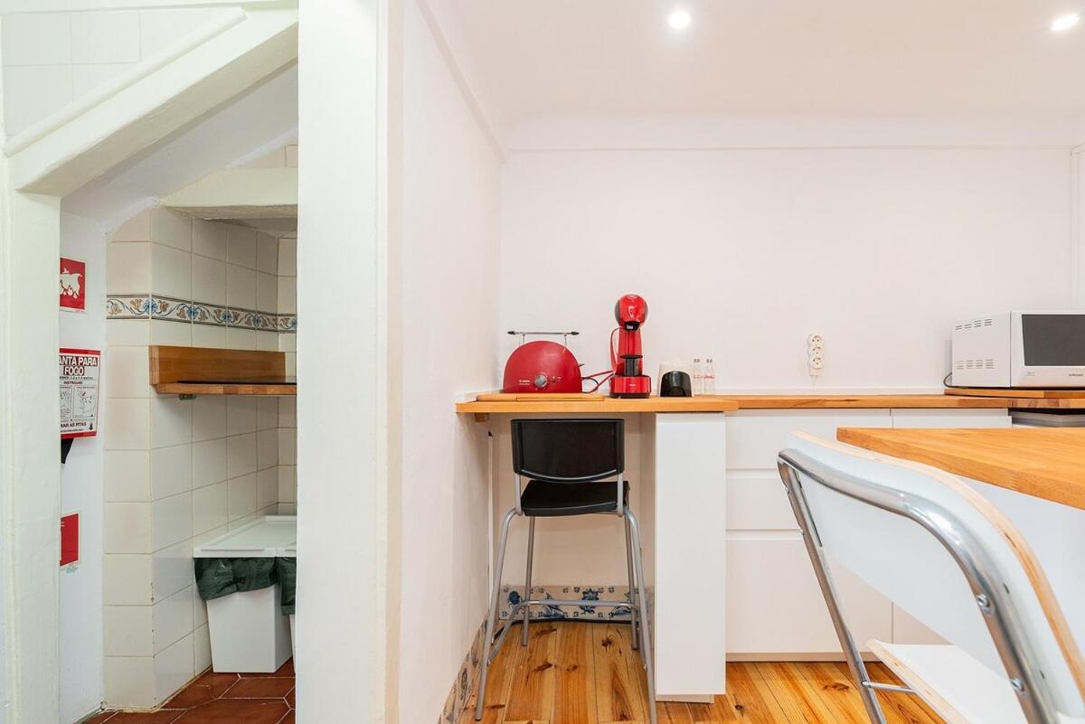 Appartement Attic With Balcony In Bairro Alto *
