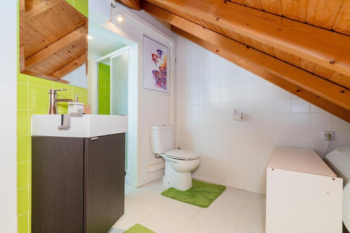 Attic With Balcony In Bairro Alto Appartement