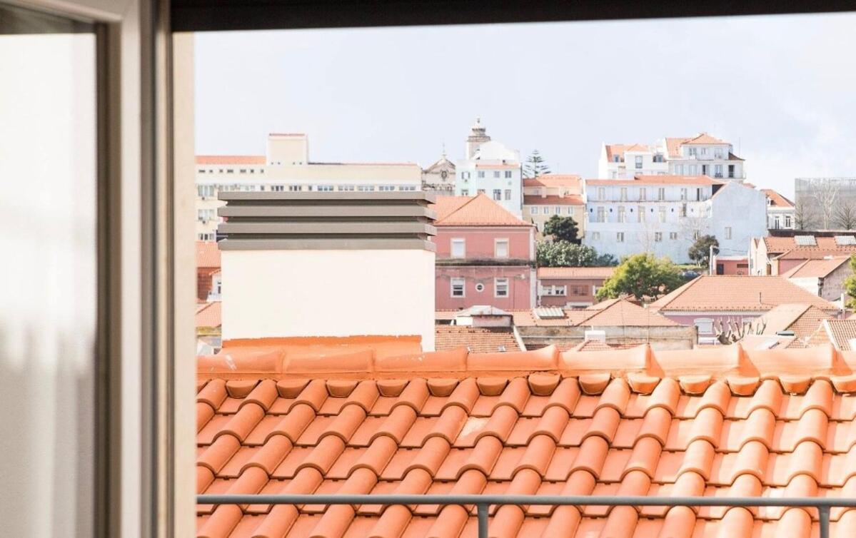 Bright 2 Bedroom With Parking In * Lisboa