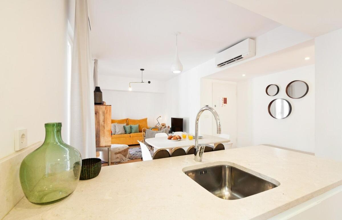 Estalagem Bright 2 Bedroom With Parking In