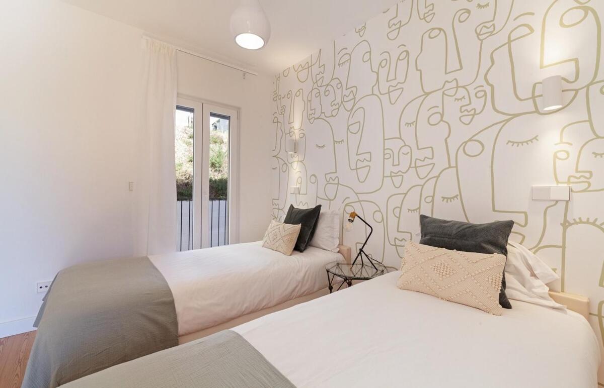Bright 2 Bedroom With Parking In Estalagem *