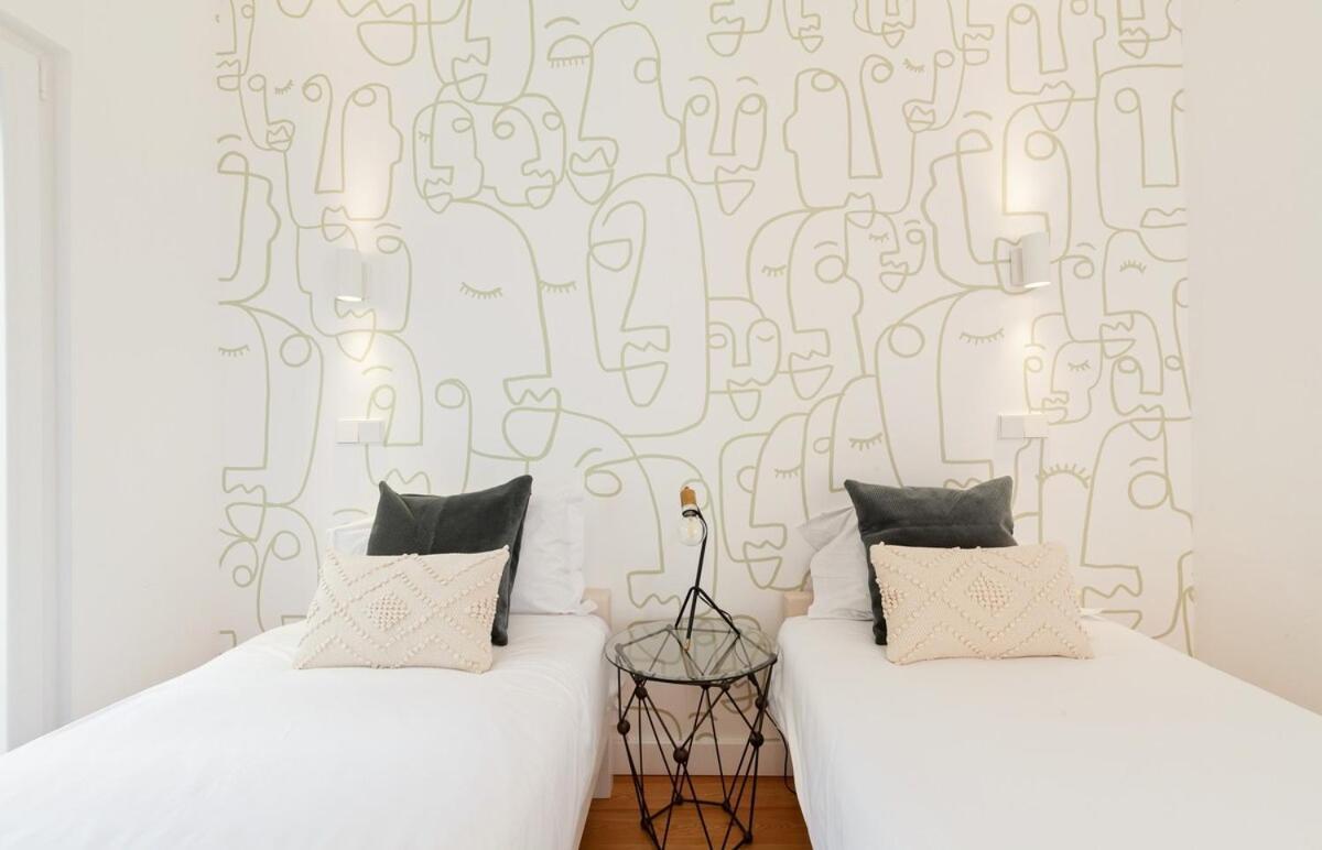 Bright 2 Bedroom With Parking In *