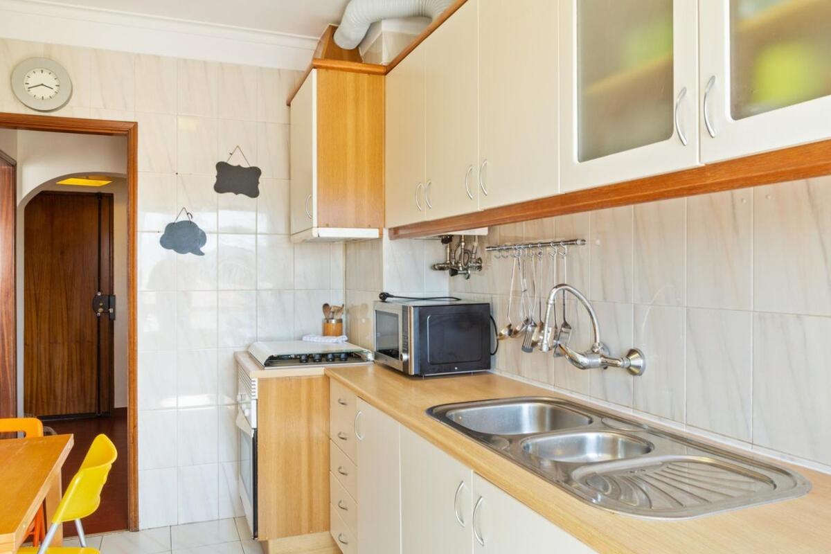Lovely 2 Bedroom With Terrace In Cascais Lisboa