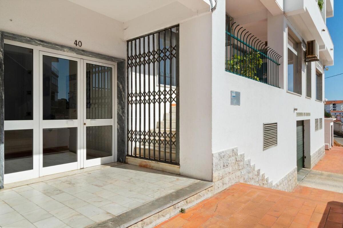 Lovely 2 Bedroom With Terrace In Cascais * Lisboa