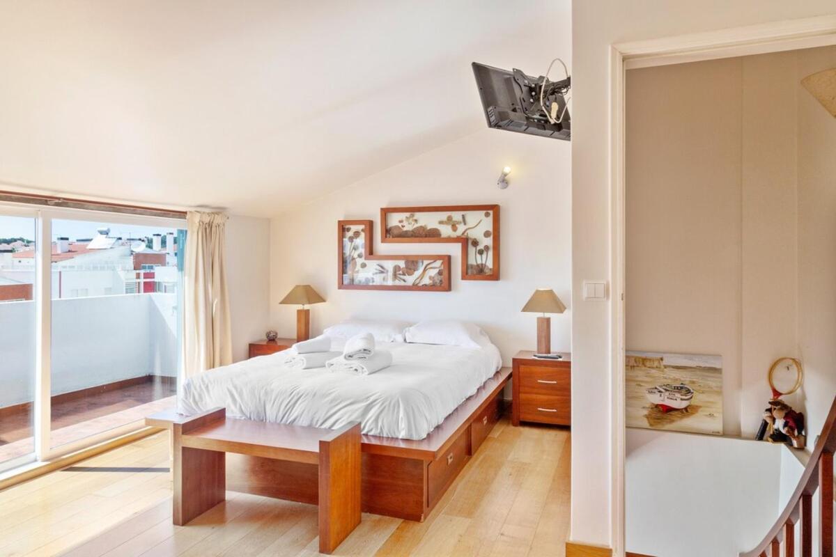 Lovely 2 Bedroom With Terrace In Cascais Lisboa