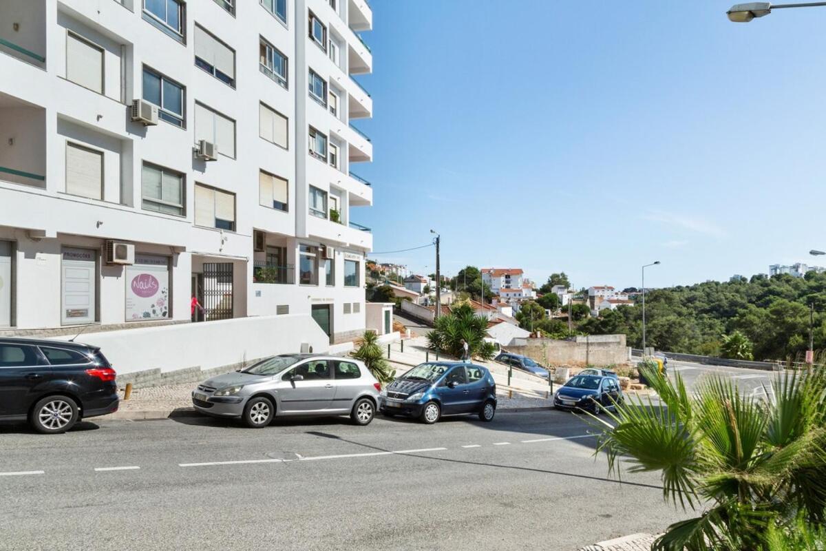 Lovely 2 Bedroom With Terrace In Cascais *