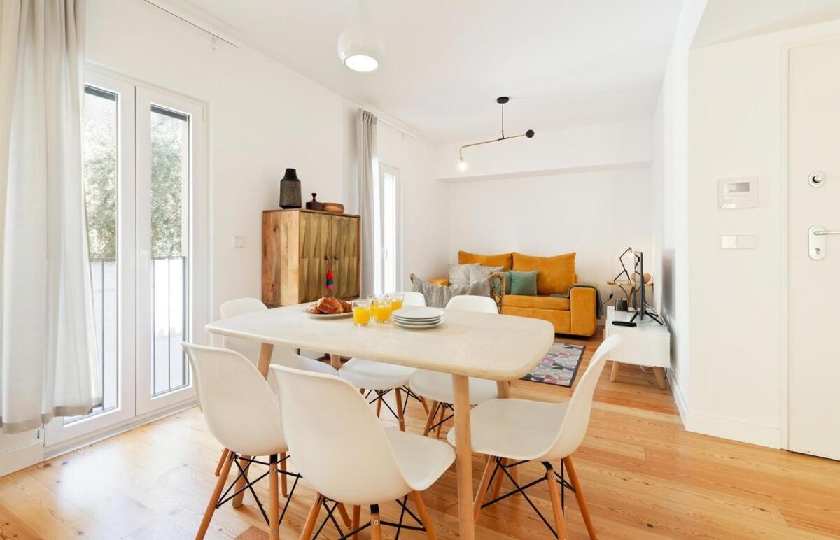 Estalagem Bright 2 Bedroom With Parking In *