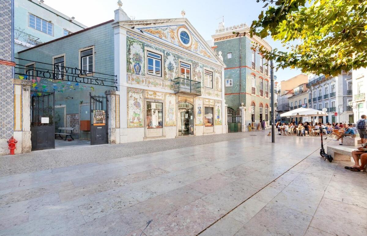 Bright 2 Bedroom With Parking In