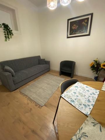 Apartment Center Gm *