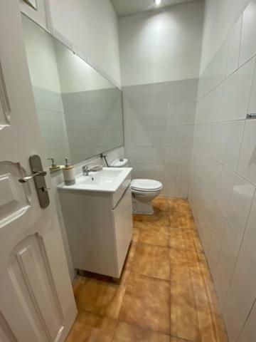 Apartment Center Gm *
