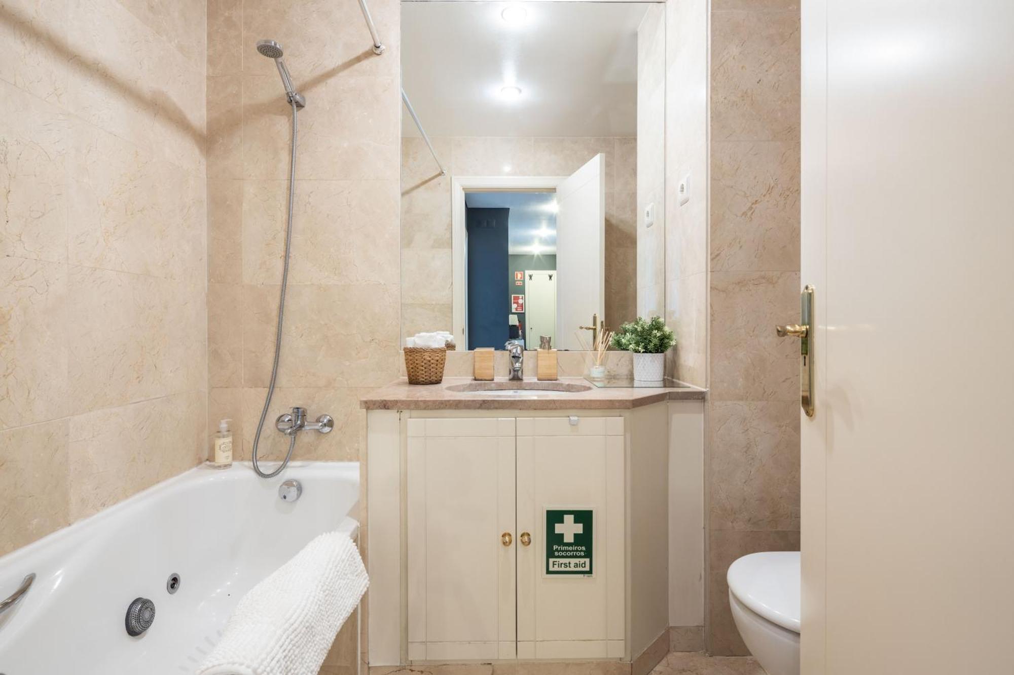 Relax Pool Apart. Parking&garden! Apartment Lissabon