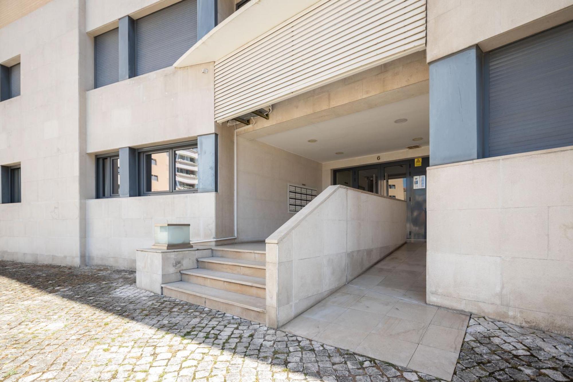 Relax Pool Apart. Parking&garden! Lissabon