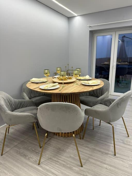 Appartement Duplex Com Jacuzzi Em Olival Basto
