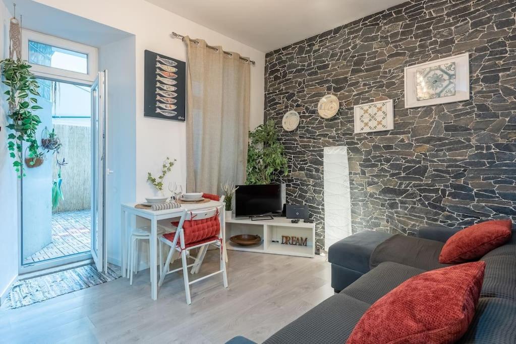 Modern Rustic In Graca Appartement Lissabon