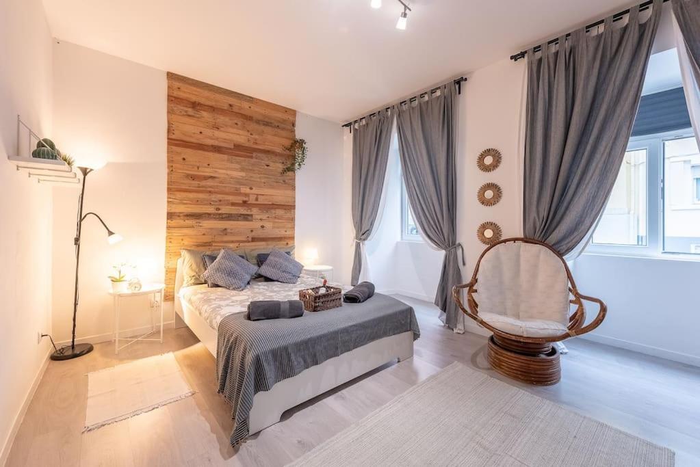 Modern Rustic In Graca Appartement