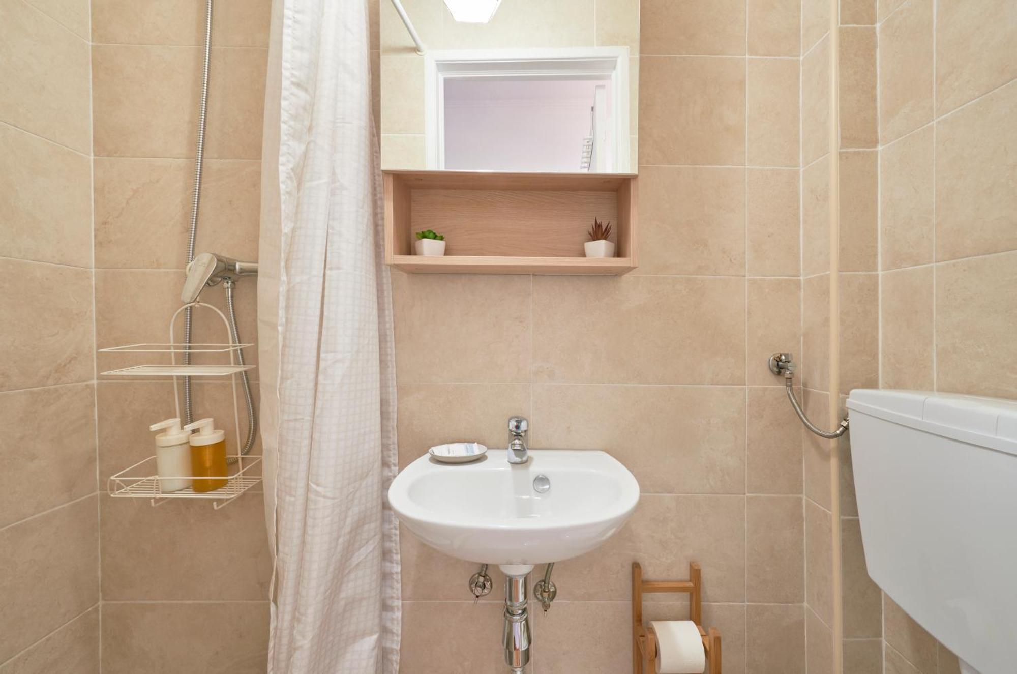 Central, Comfy And Light-filled Apt, By Timecooler Lisboa