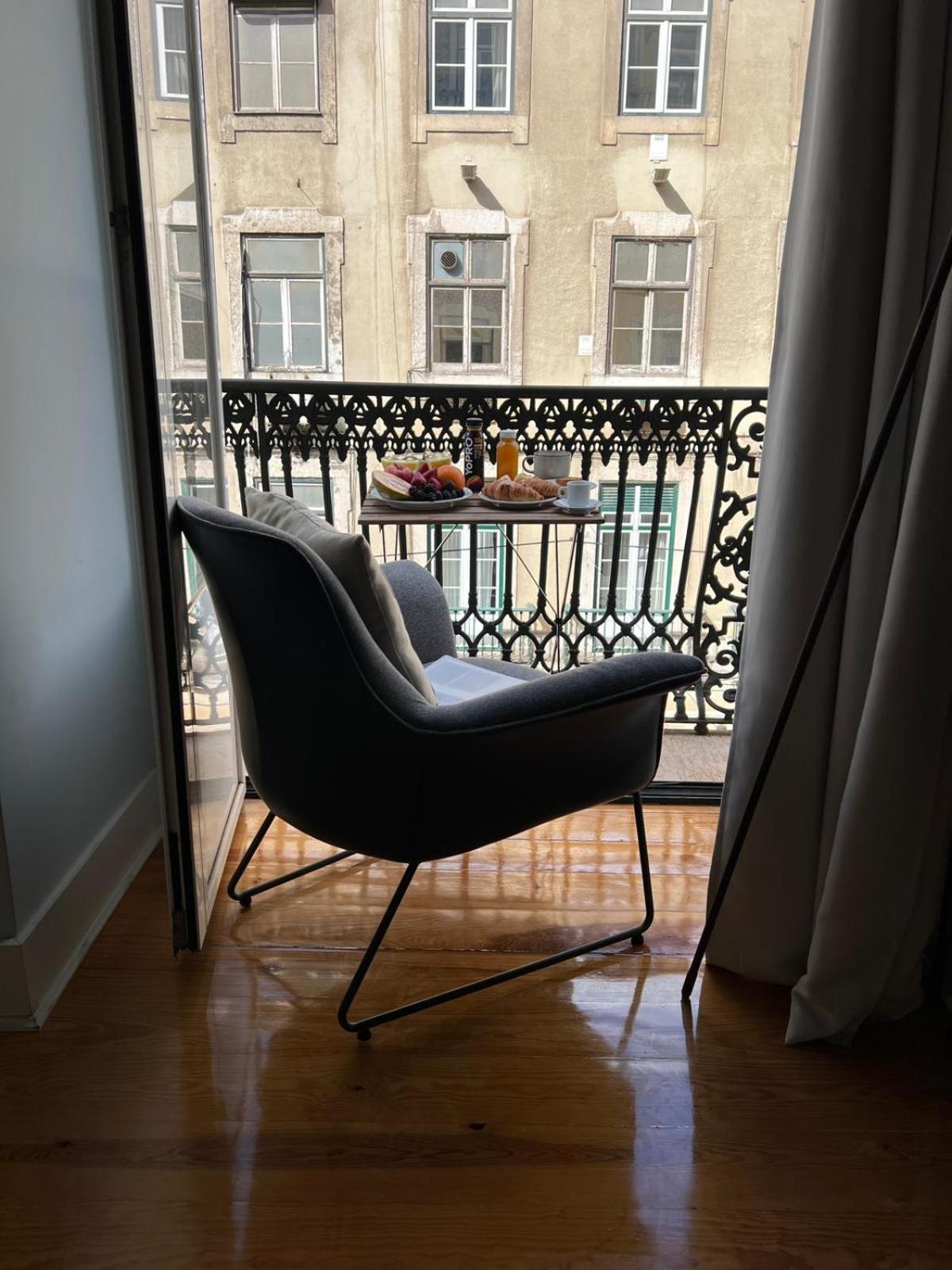 Quarto em Acomodações Particulares No Chiado Baixa De - Em Apartamento Partilhado *