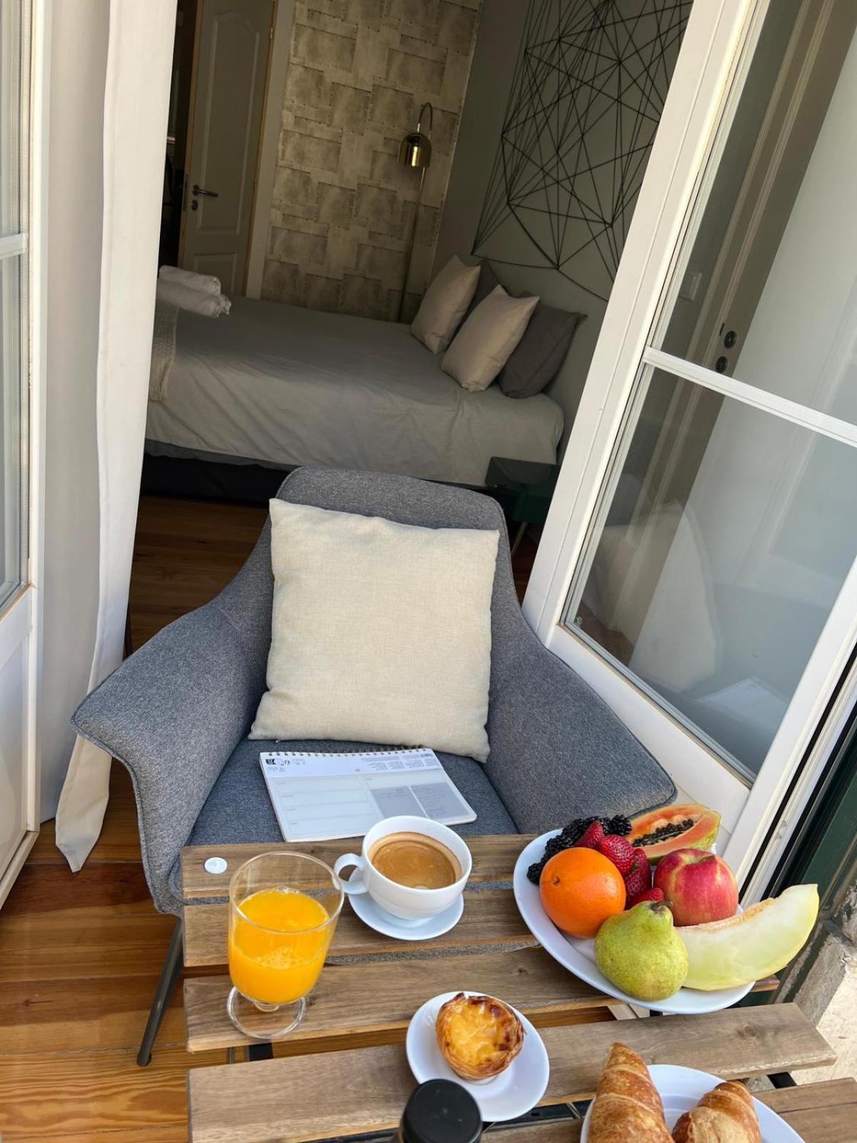 Quarto em Acomodações Particulares No Chiado Baixa De - Em Apartamento Partilhado *