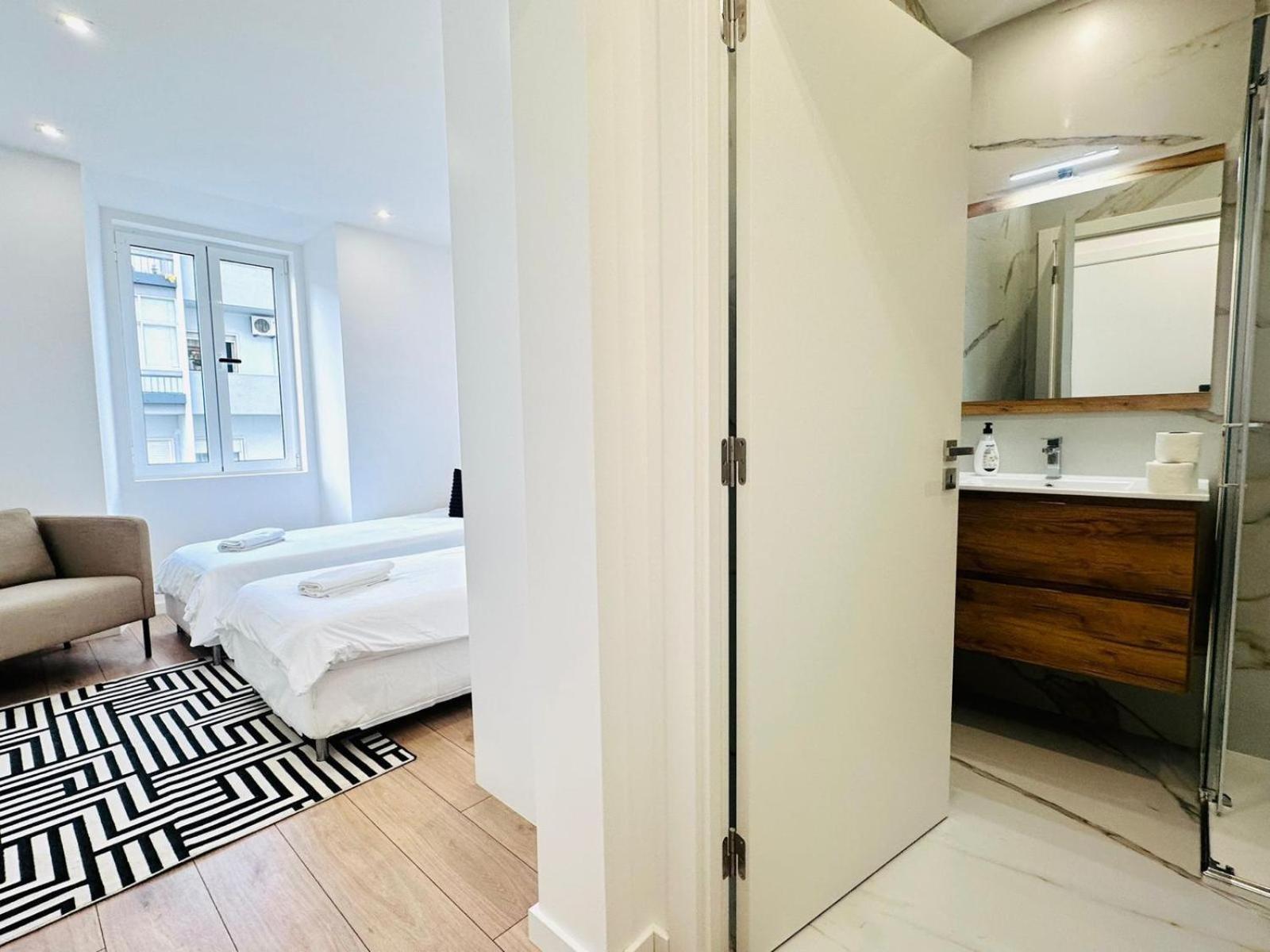 Center 3 Bedroom Flat Next To Avenida Almirante Reis Lisbon