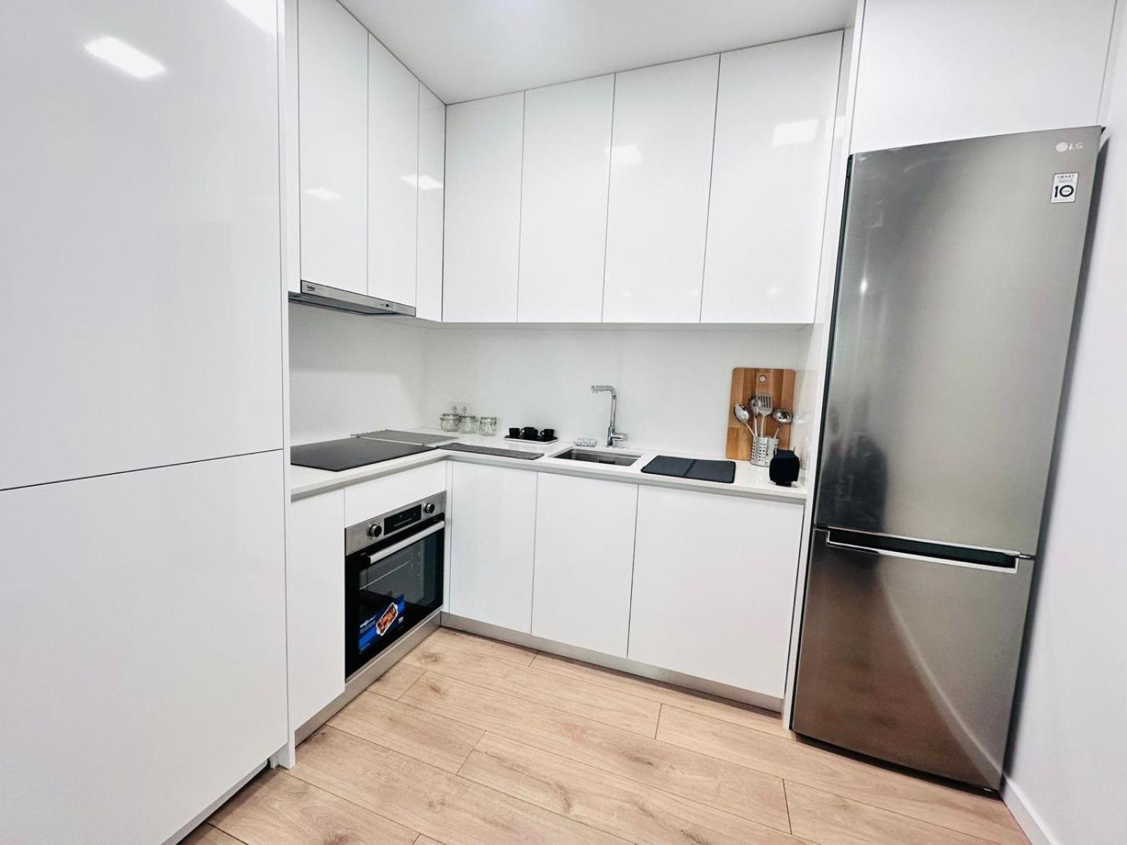 Center 3 Bedroom Flat Next To Avenida Almirante Reis