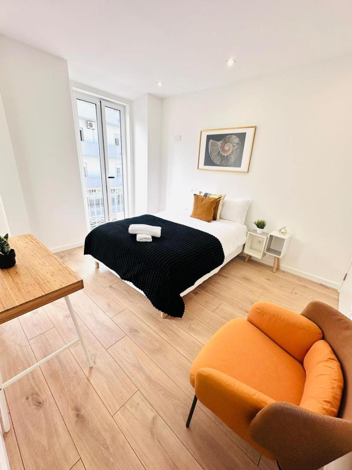 Center 3 Bedroom Flat Next To Avenida Almirante Reis * Lisbon