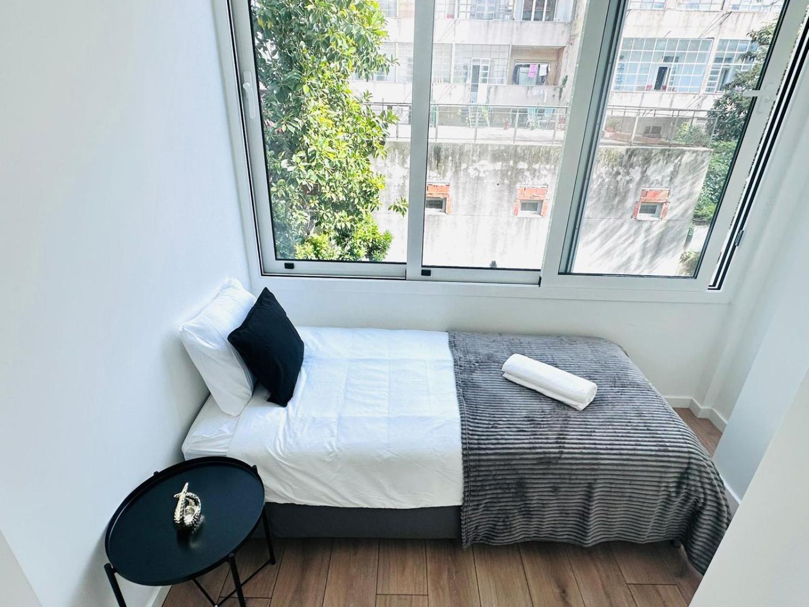 Center 3 Bedroom Flat Next To Avenida Almirante Reis *
