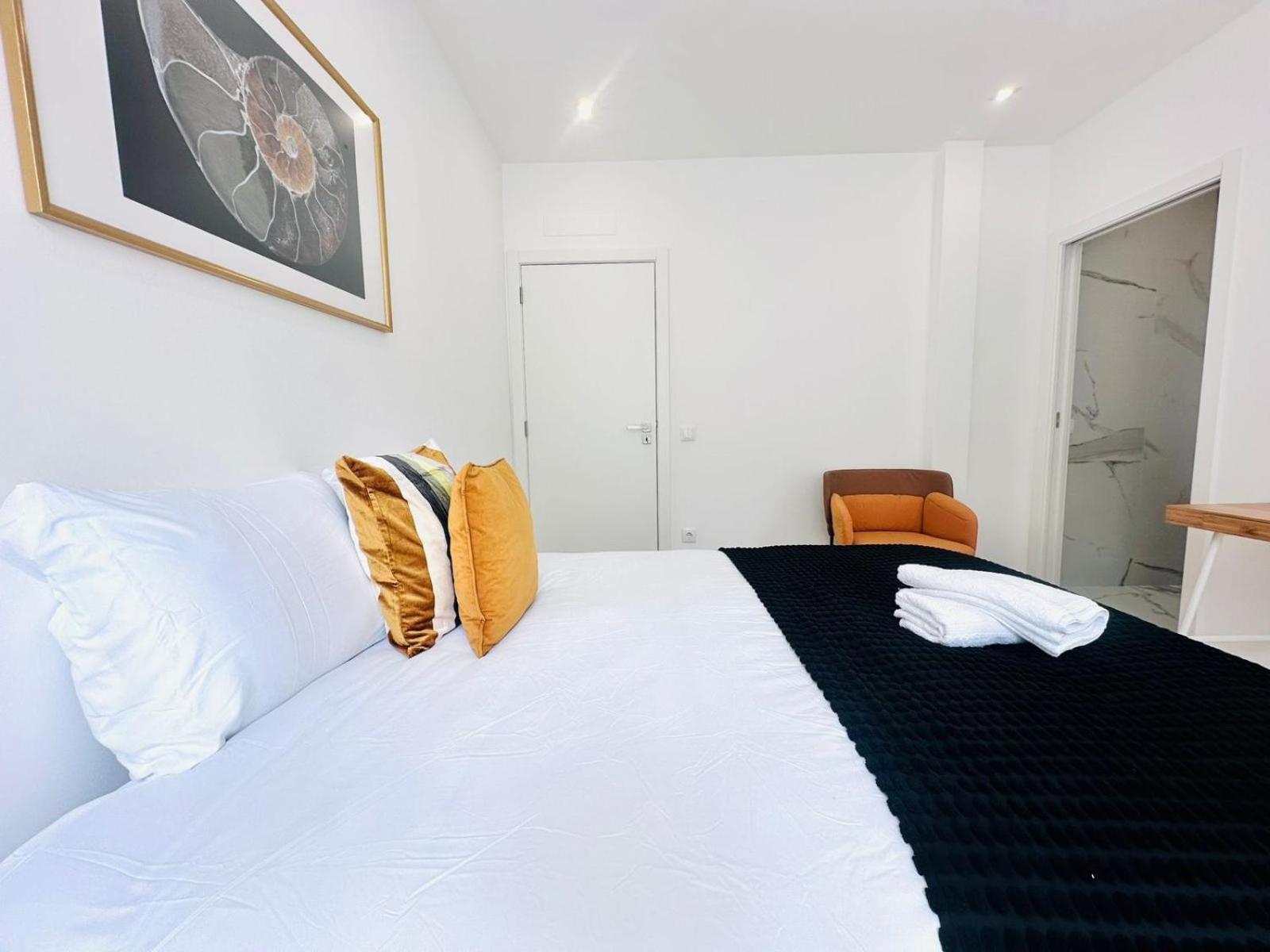 Center 3 Bedroom Flat Next To Avenida Almirante Reis Apartment *
