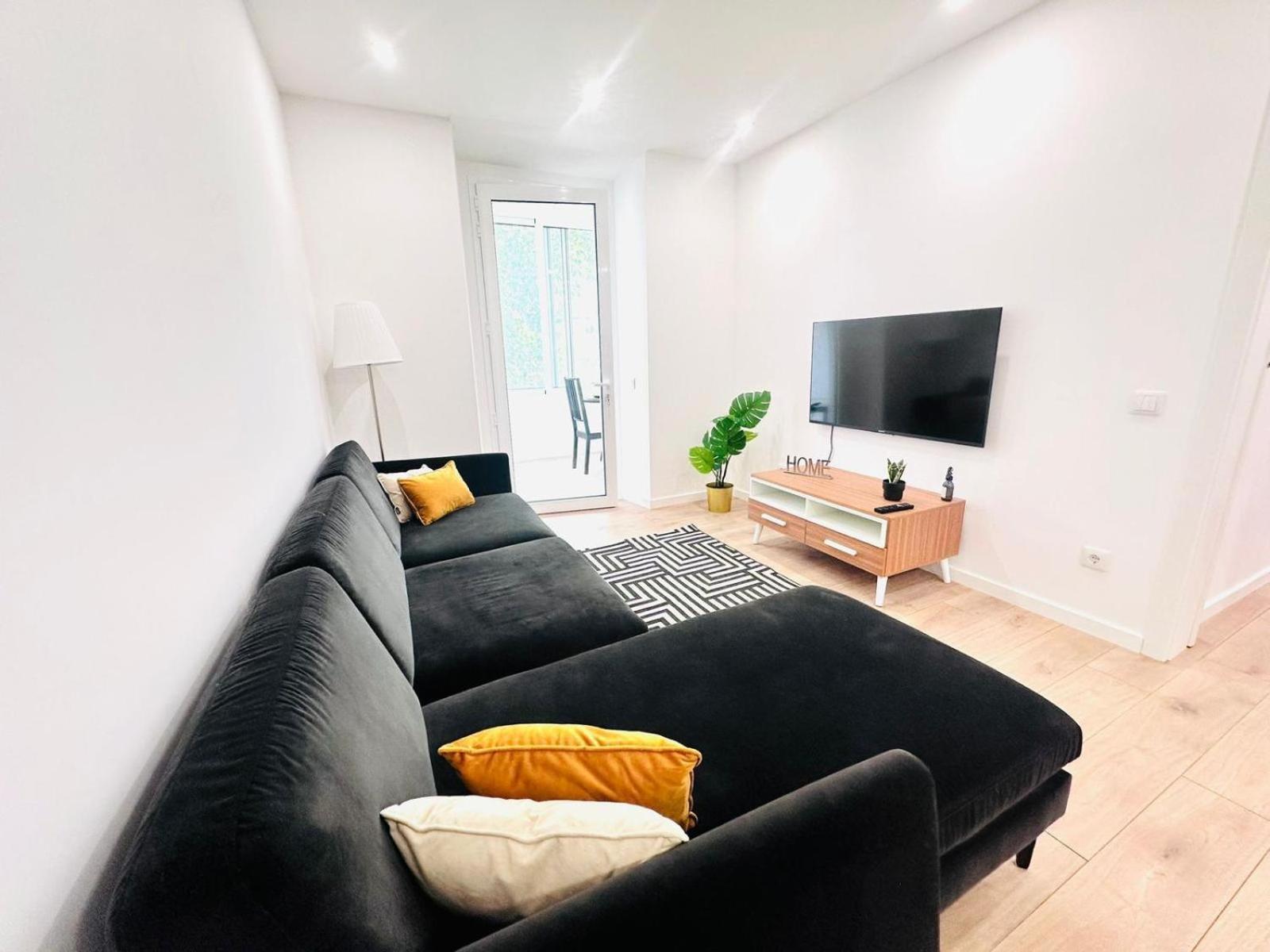 Center 3 Bedroom Flat Next To Avenida Almirante Reis