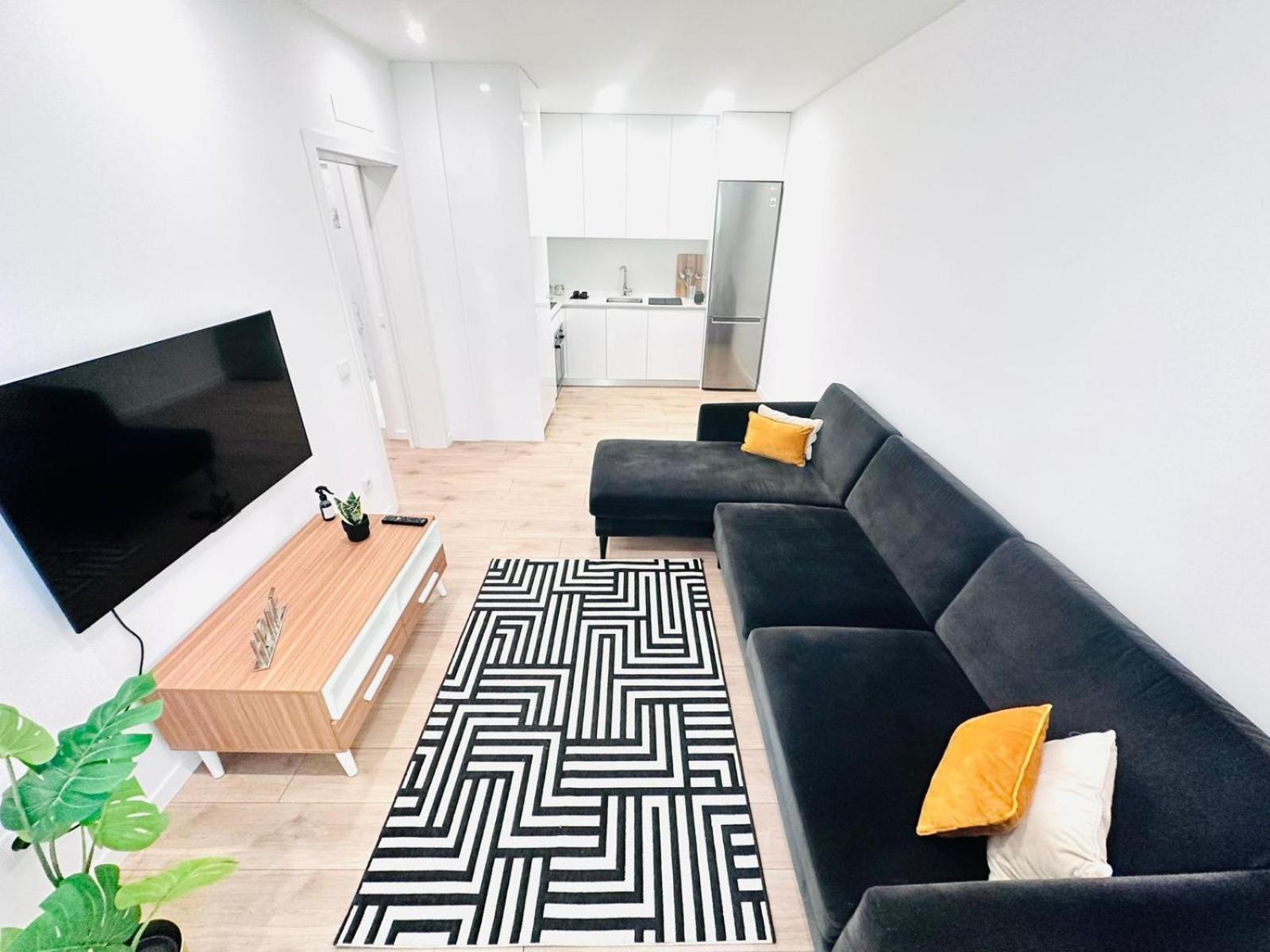 Apartment Center 3 Bedroom Flat Next To Avenida Almirante Reis Lisbon