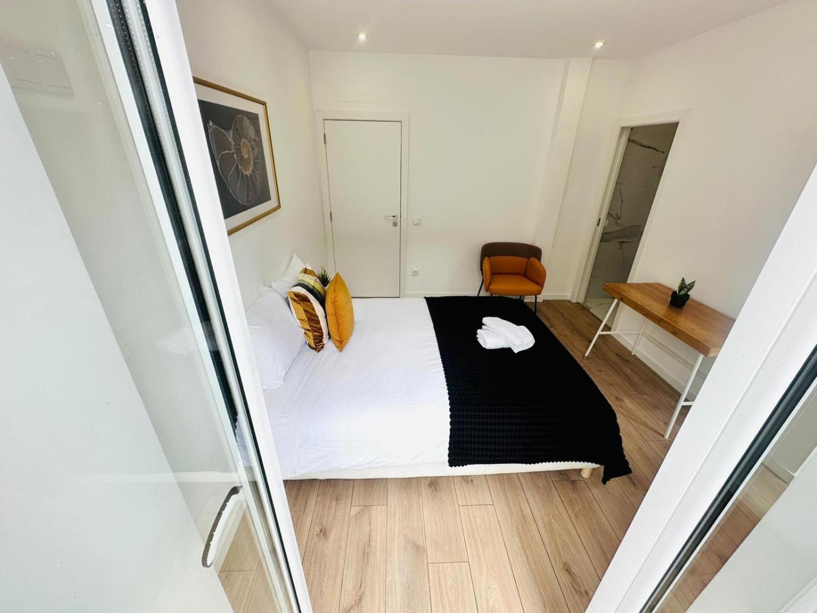 Center 3 Bedroom Flat Next To Avenida Almirante Reis *