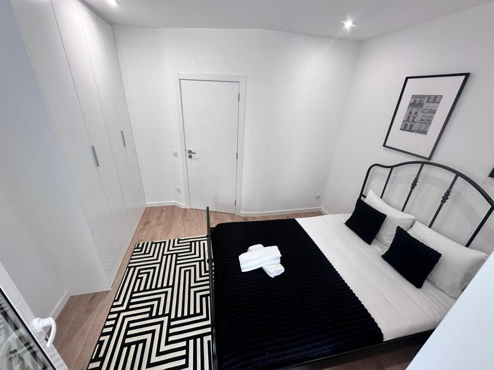 Center 3 Bedroom Flat Next To Avenida Almirante Reis *