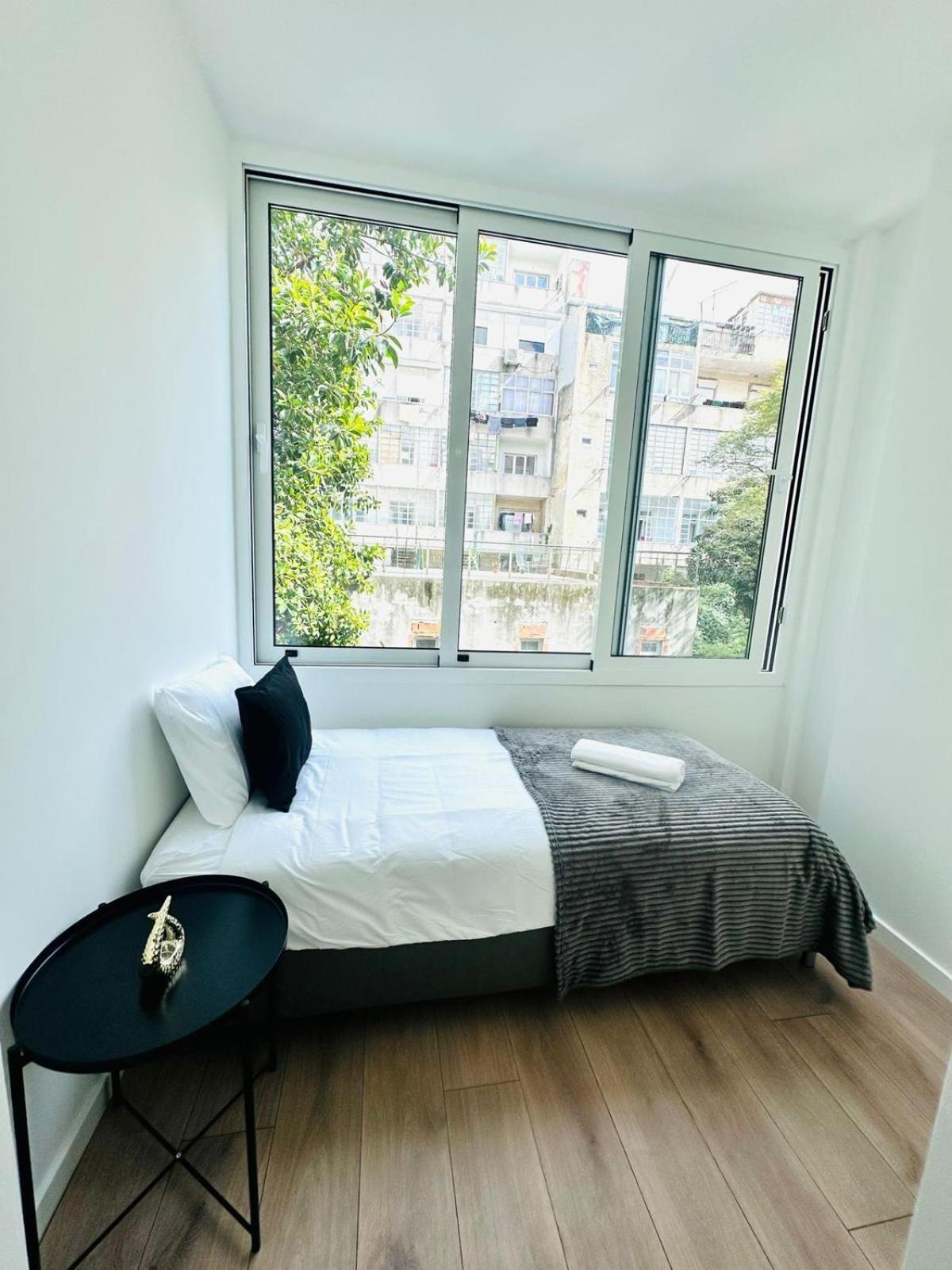 Apartment Center 3 Bedroom Flat Next To Avenida Almirante Reis *