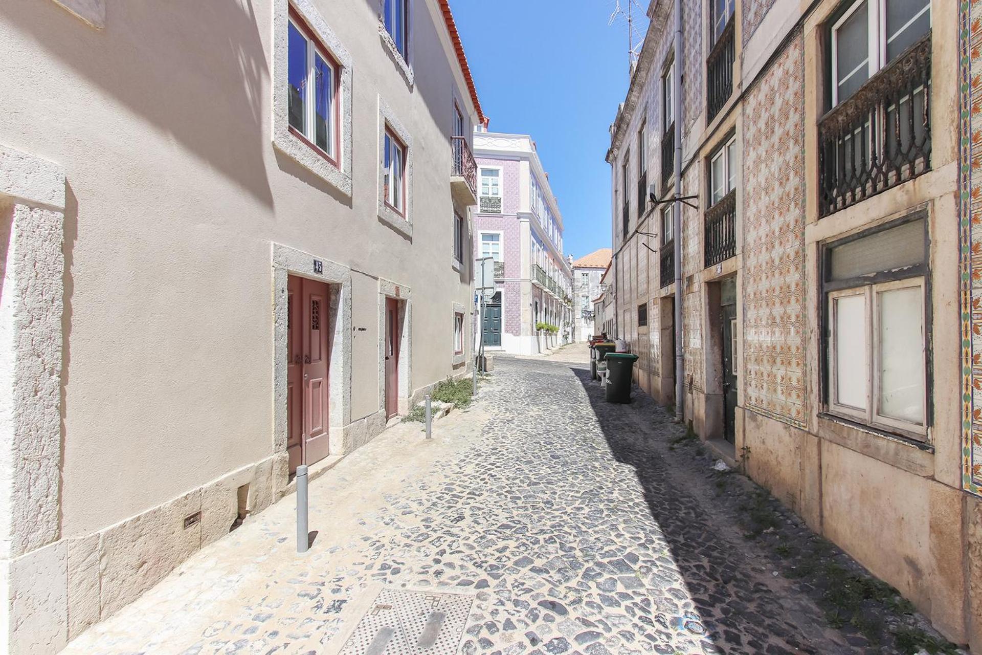Typical Madragoa By Homing Lissabon