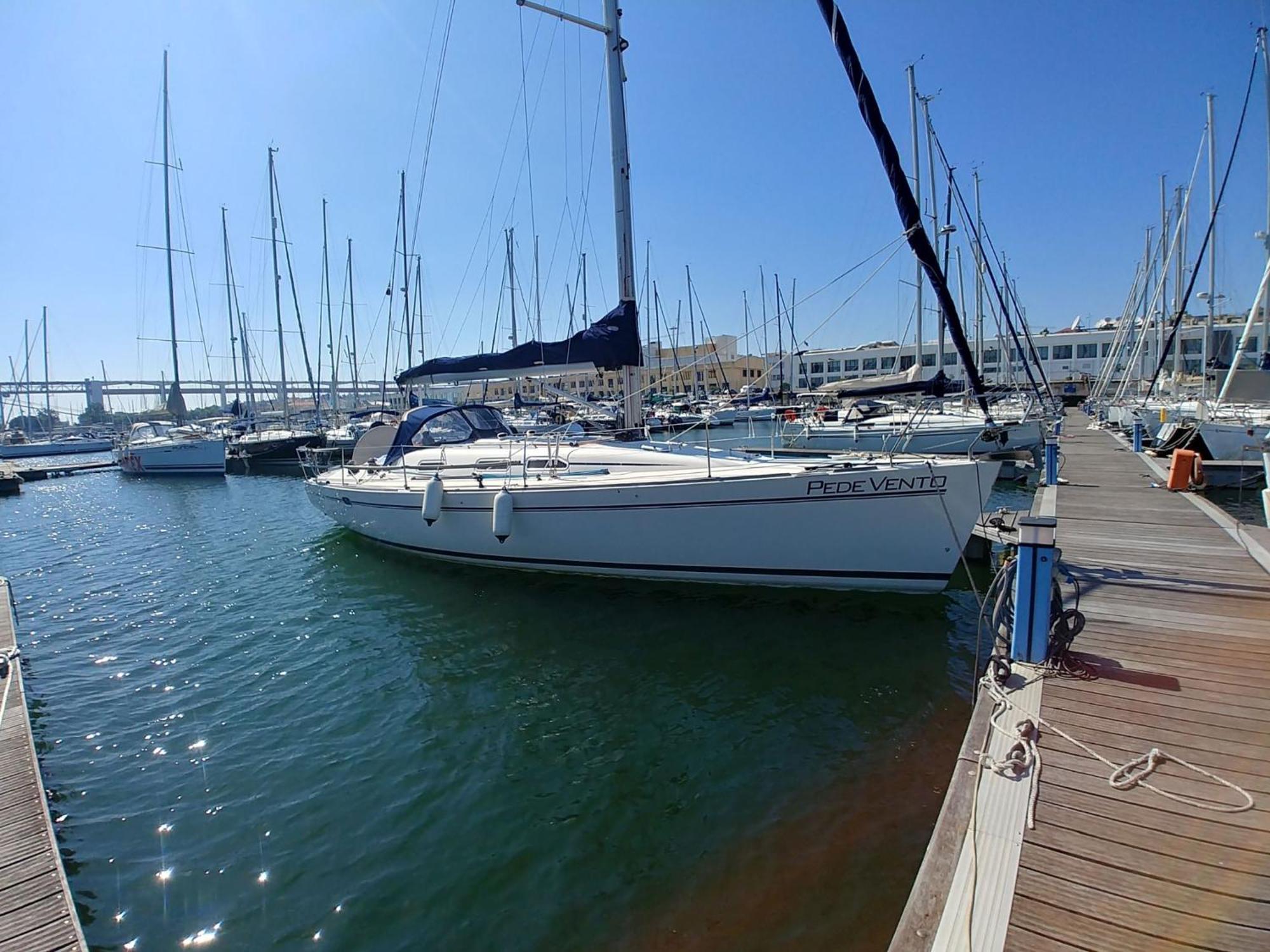 Be Local - Sleep Aboard A Sailing Boat In Apartment Lissabon